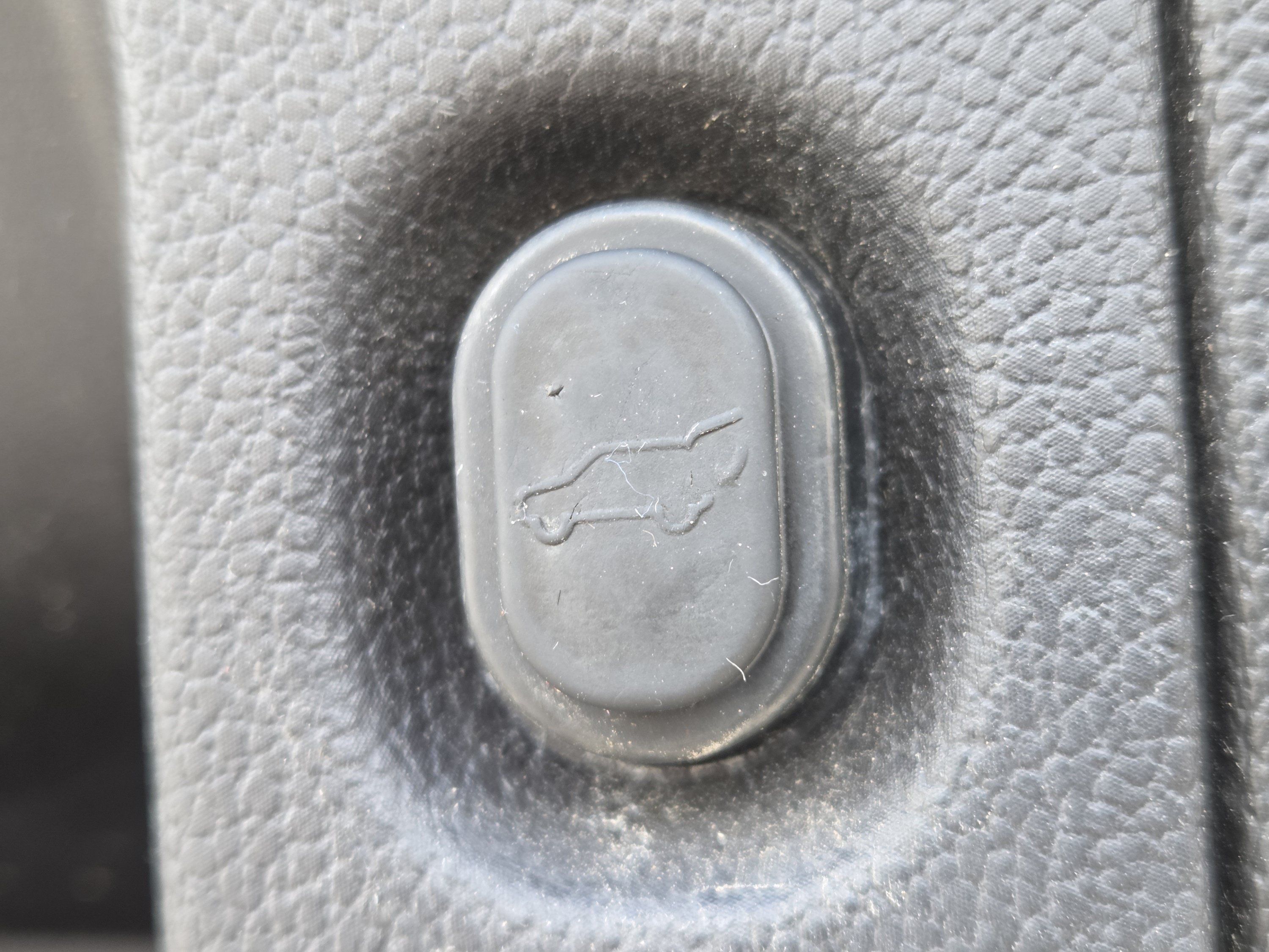 Used 2017 Cadillac Escalade Platinum AWD/4WD image 36
