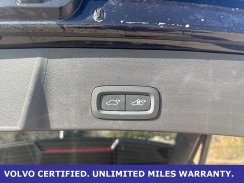 Certified 2025 Volvo XC40 B5 Plus image 8