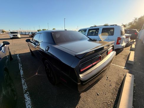 Used 2020 Dodge Challenger SXT RWD image 7