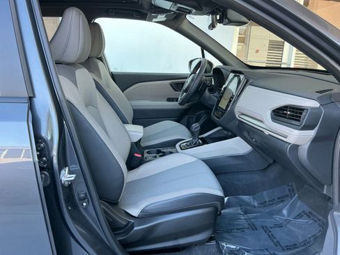 Used 2025 Subaru Forester Premium image 32