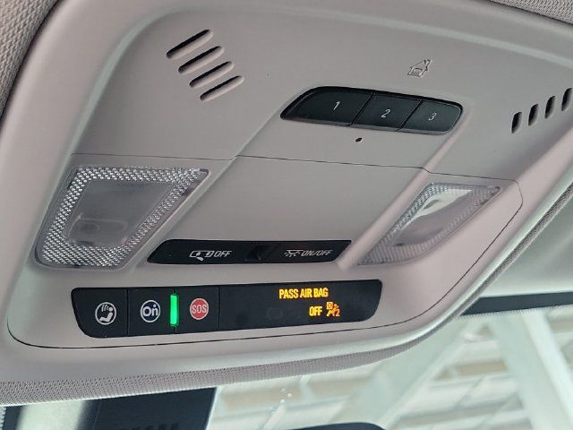 Used 2021 Chevrolet Traverse LT FWD image 19