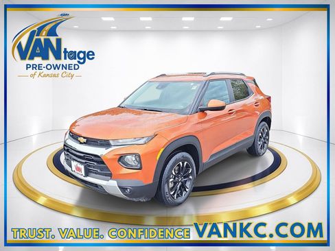 Used 2022 Chevrolet TrailBlazer LT w/ Convenience Package AWD/4WD image 1