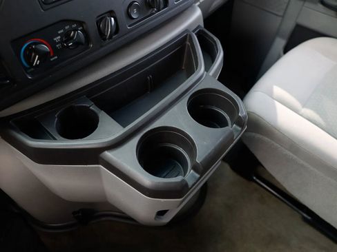 Used 2014 Ford E-350 and Econoline 350 XLT image 34