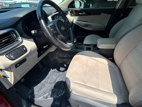 Used 2016 Kia Sorento FWD w/ LX Convenience Package image 12