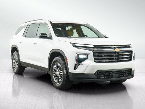 Used 2026 Chevrolet Traverse LT AWD/4WD image 7