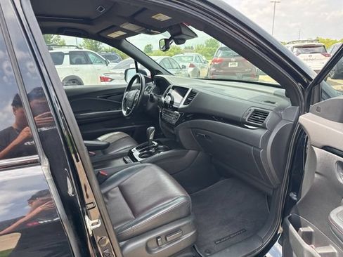 Used 2017 Honda Ridgeline Black Edition image 17