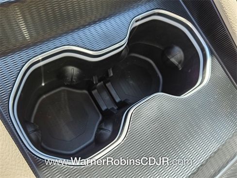 New 2025 Jeep Grand Cherokee Limited w/ Luxury Tech Group II image 24