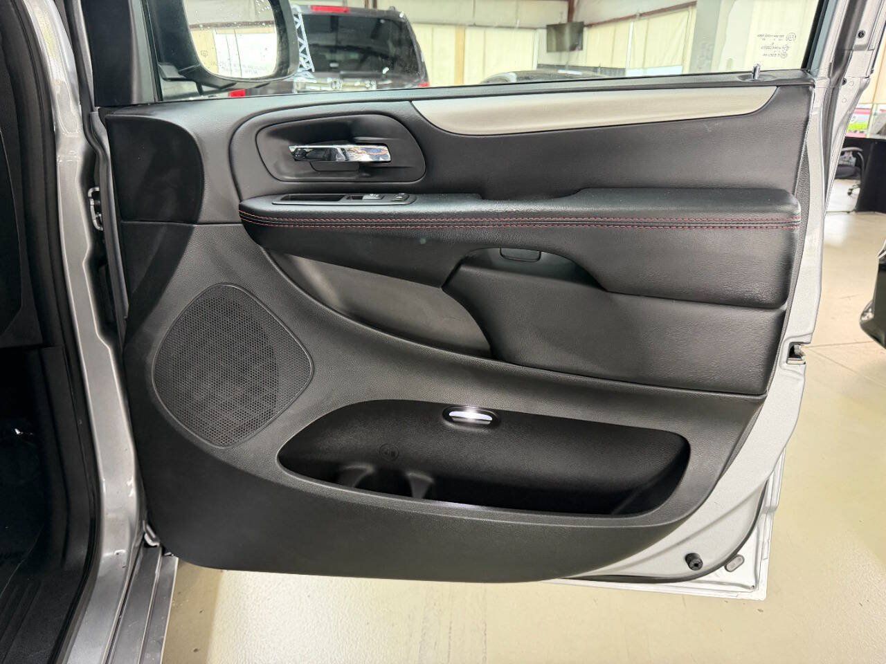 Used 2019 Dodge Grand Caravan GT FWD image 16