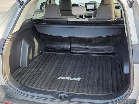 Used 2021 Toyota RAV4 XLE image 6