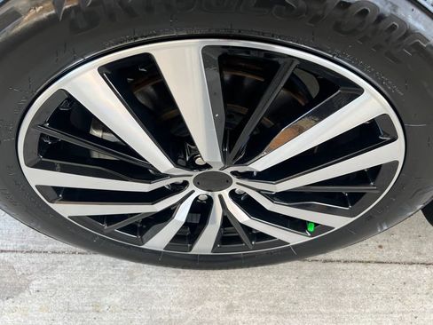 Certified 2024 Nissan Pathfinder Platinum AWD/4WD image 46