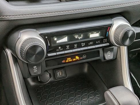 Used 2023 Toyota RAV4 LE image 23