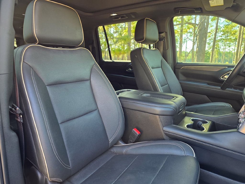 Used 2023 GMC Yukon XL SLT AWD/4WD image 28