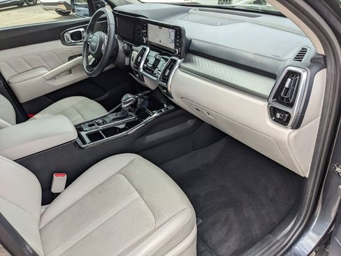 Certified 2023 Kia Sorento SX FWD image 14