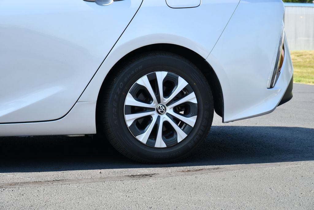 Used 2021 Toyota Prius Prime XLE FWD image 11