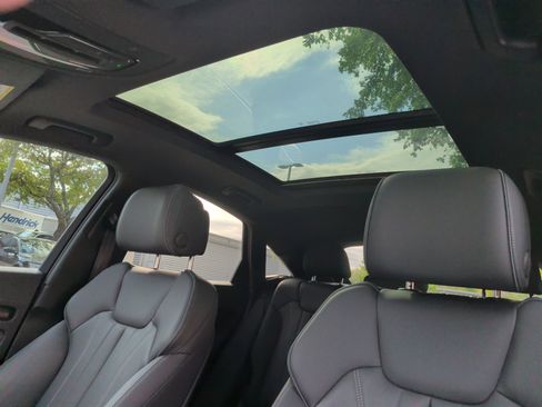 Used 2023 Audi Q5 2.0T Premium w/ Convenience Package image 27