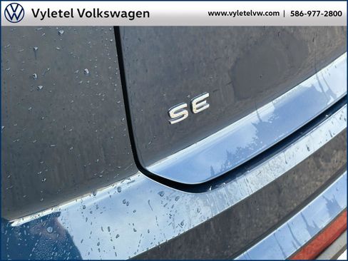 Certified 2023 Volkswagen Atlas Cross Sport SE image 9