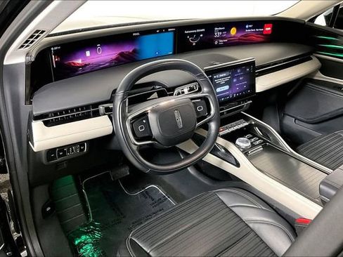 Used 2024 Lincoln Nautilus Reserve image 13