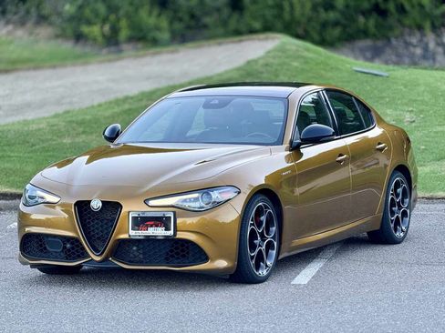 Used 2023 Alfa Romeo Giulia Veloce image 4