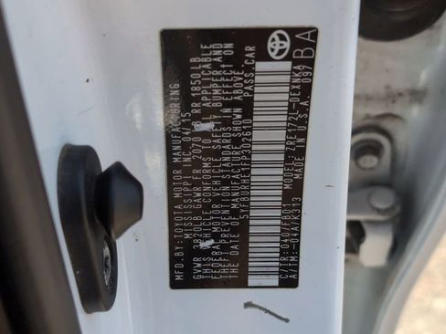 Used 2015 Toyota Corolla LE FWD image 30