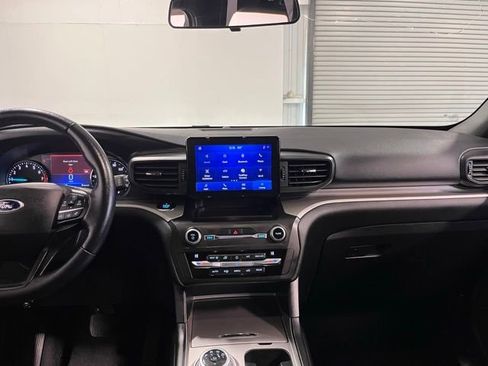 Used 2020 Ford Explorer XLT image 20