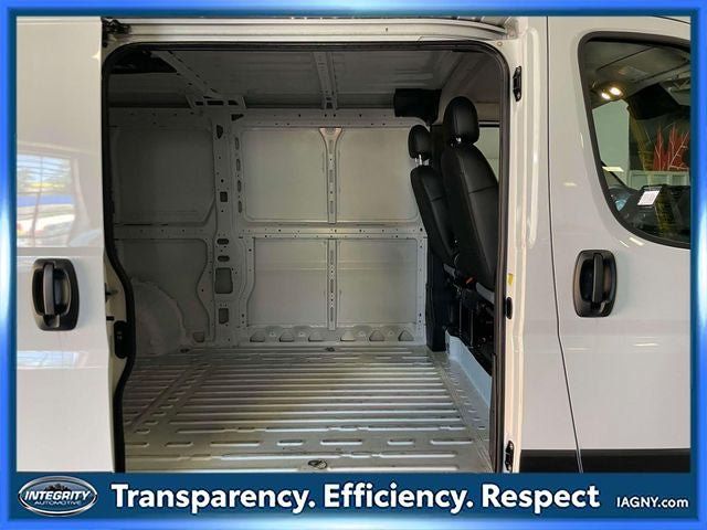 Used 2025 RAM ProMaster 2500 w/ Convenience Group FWD image 14
