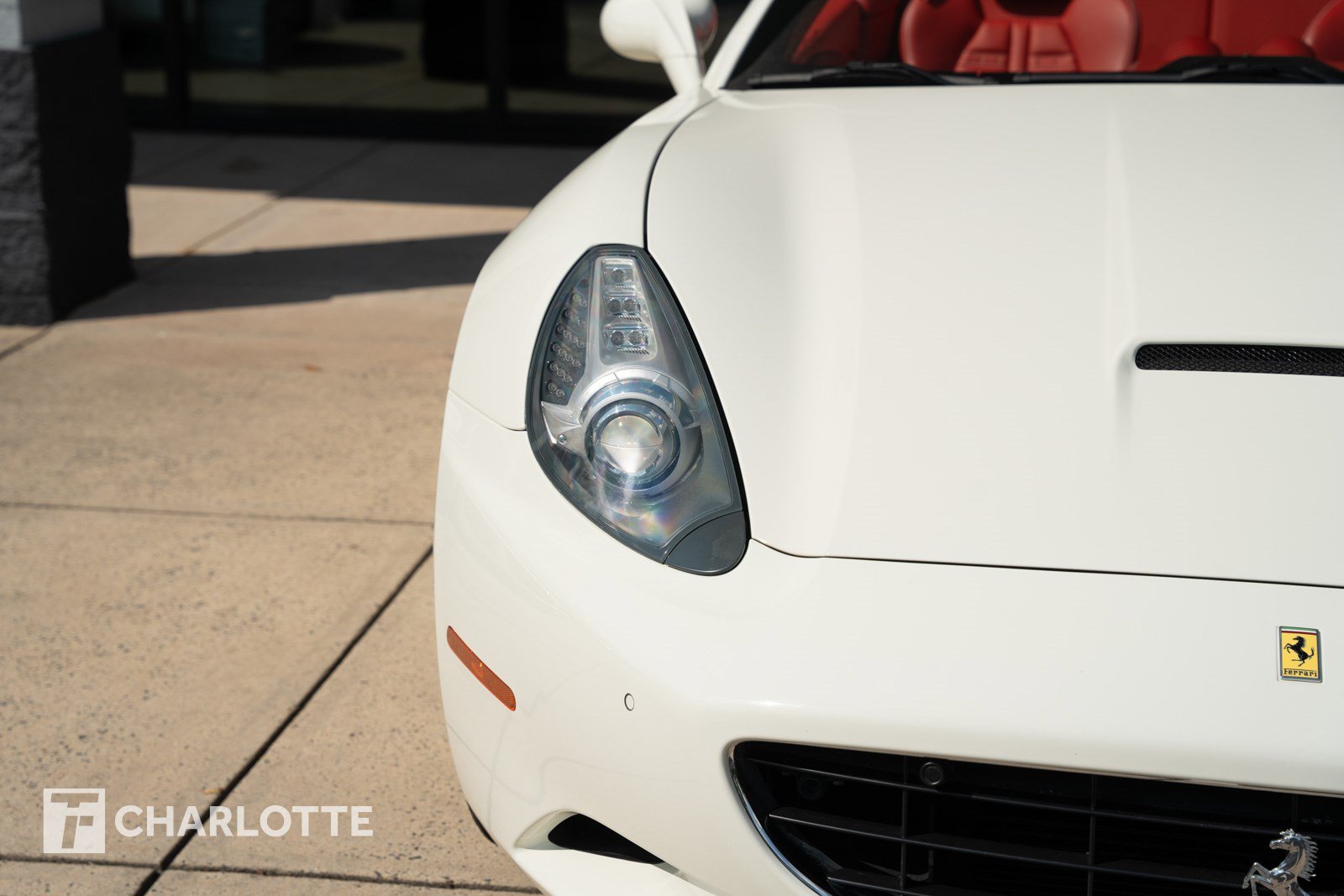 Used 2014 Ferrari California RWD image 4