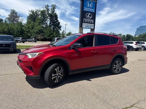 Used 2016 Toyota RAV4 LE FWD image 12