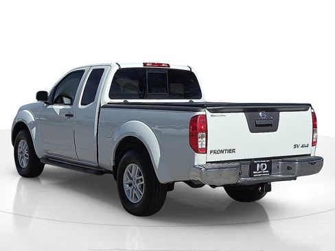 Used 2015 Nissan Frontier SV image 4