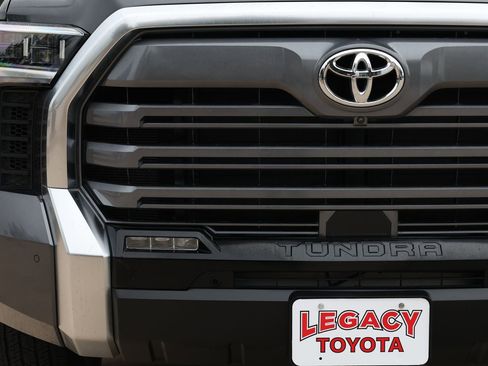 Used 2025 Toyota Tundra Limited AWD/4WD image 10
