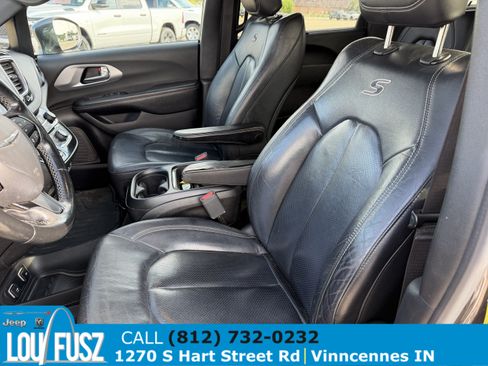 Used 2019 Chrysler Pacifica Touring-L w/ Advanced Safetytec Group FWD image 16