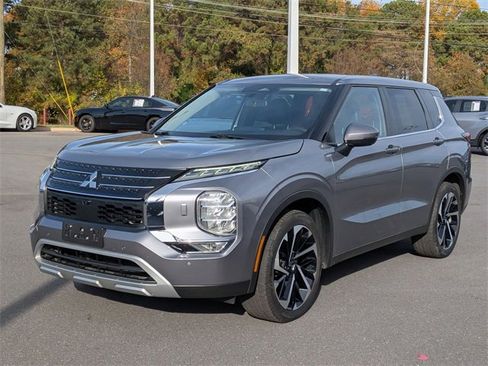 Used 2022 Mitsubishi Outlander SE image 7