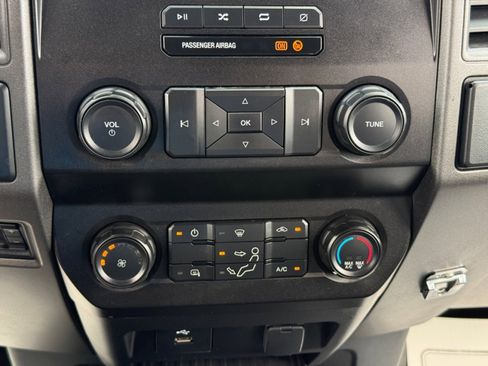 Used 2022 Ford F550 4x4 Crew Cab Super Duty w/ Power Equipment Group image 20