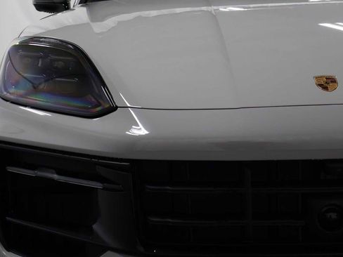 New 2026 Porsche Cayenne GTS AWD/4WD image 15