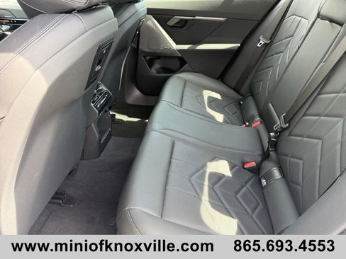 Used 2025 BMW 530i xDrive AWD/4WD image 17