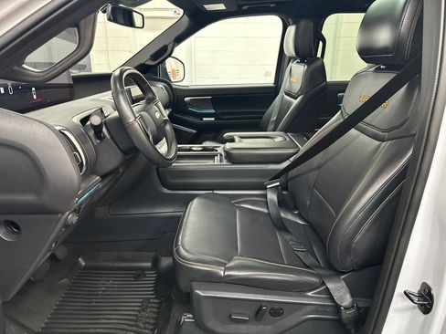 Used 2025 Ford Expedition Tremor AWD/4WD image 18