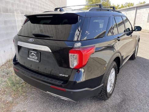 Used 2023 Ford Explorer XLT w/ Equipment Group 202A AWD/4WD image 4