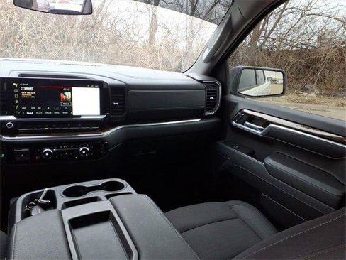 Used 2024 GMC Sierra 1500 Elevation image 9