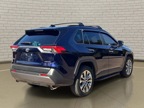 Used 2020 Toyota RAV4 Limited FWD image 5