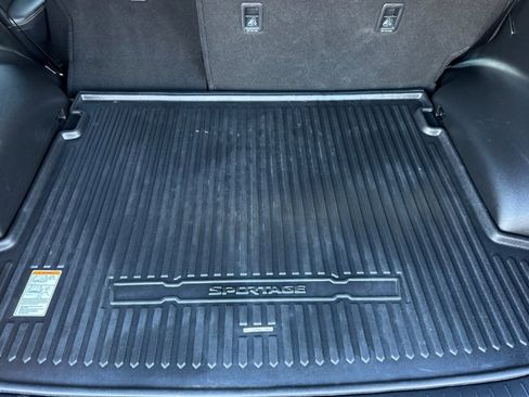 Used 2021 Kia Sportage LX image 16