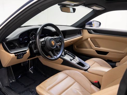 Certified 2020 Porsche 911 Carrera 4S image 4