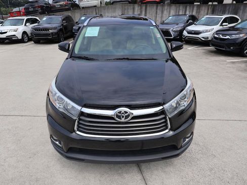Used 2016 Toyota Highlander Limited FWD image 11