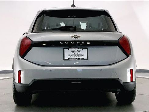 Used 2026 MINI Cooper 4-Door Hardtop image 3