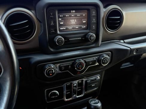 Used 2018 Jeep Wrangler Unlimited Sport S image 23