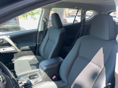 Used 2016 Toyota RAV4 LE AWD/4WD image 15
