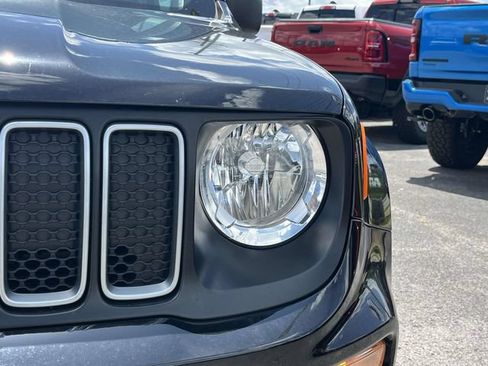 Used 2022 Jeep Renegade Latitude w/ Convenience Group AWD/4WD image 9