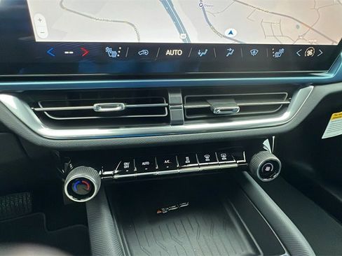 New 2026 Chevrolet Equinox EV LT image 24