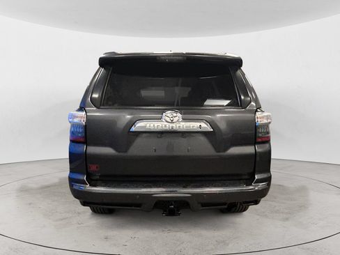 Used 2017 Toyota 4Runner Limited AWD/4WD image 4