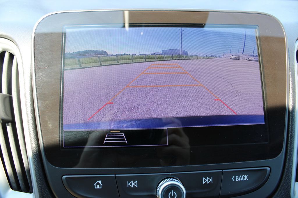 Used 2024 Chevrolet Malibu LT FWD image 8