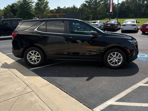 Used 2024 Chevrolet Equinox LT w/ LPO, Floor Liner Package FWD image 3