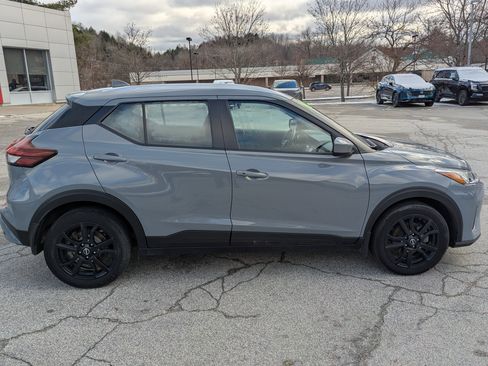 Used 2023 Nissan Kicks SV image 7